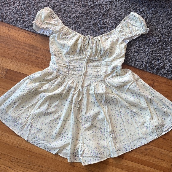 Princess Polly Ruched Waist Off the Shoulder Floral Mini Dress Romper NWT - Picture 3 of 17